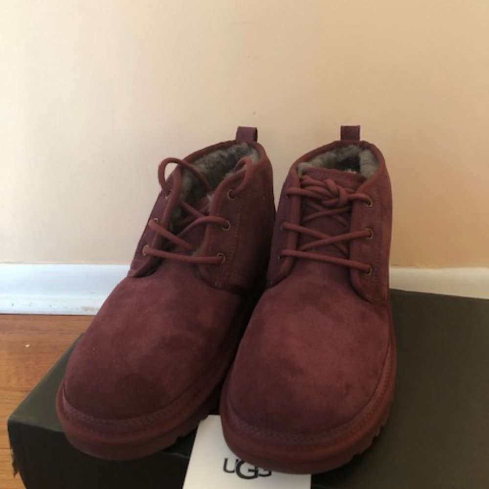 UGG Neumel Chukka Suede Boot. Size: 10 - Picture 7 of 8
